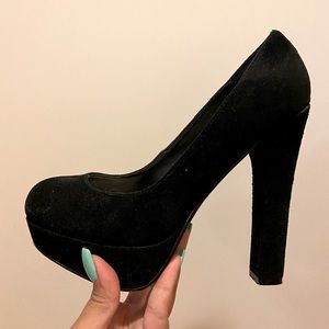 LE CHATEAU pumps - size 8